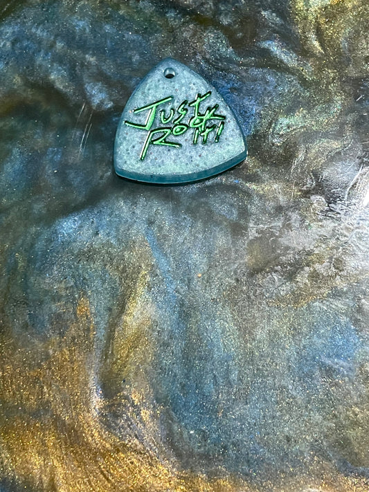 Guitar pic ￼