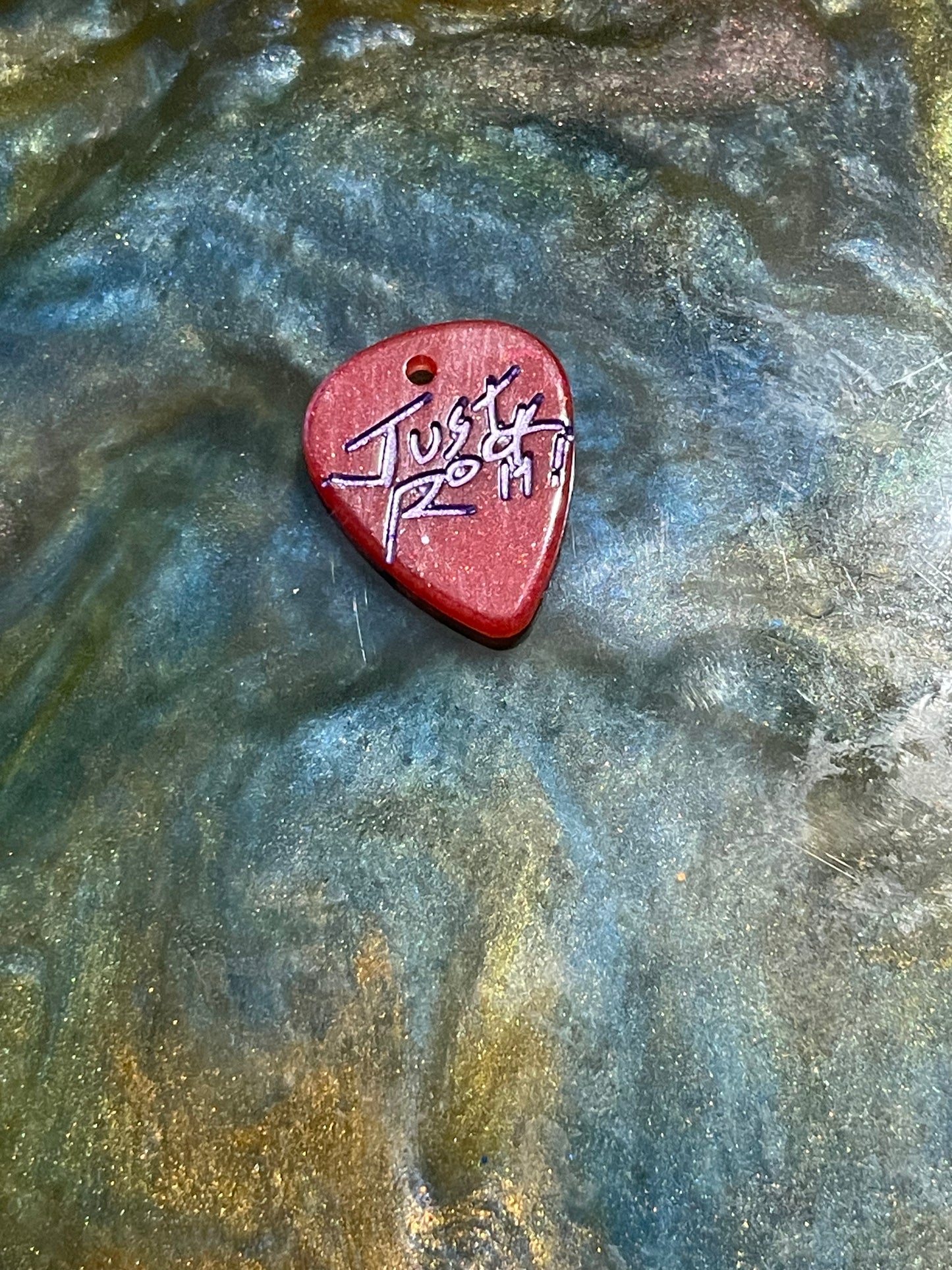 Guitar pic ￼